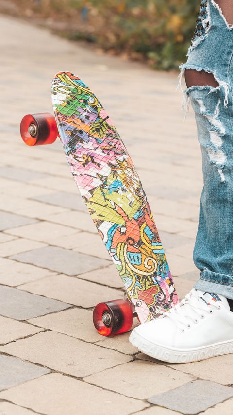 Download wallpaper 2160x3840 skateboard, skate, legs, style samsung galaxy s4, s5, note, sony xperia z, z1, z2, z3, htc one, lenovo vibe hd background