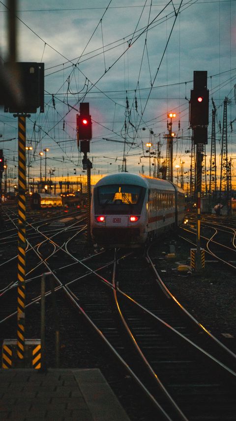 Download wallpaper 2160x3840 train, rails, railroad, sunset, dusk samsung galaxy s4, s5, note, sony xperia z, z1, z2, z3, htc one, lenovo vibe hd background