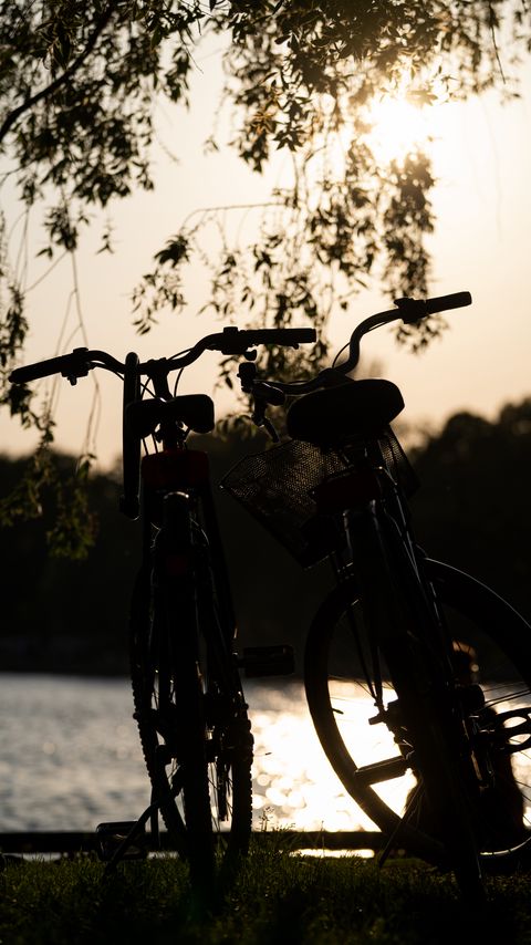 Download wallpaper 2160x3840 bicycles, bikes, silhouettes, twilight, dark samsung galaxy s4, s5, note, sony xperia z, z1, z2, z3, htc one, lenovo vibe hd background