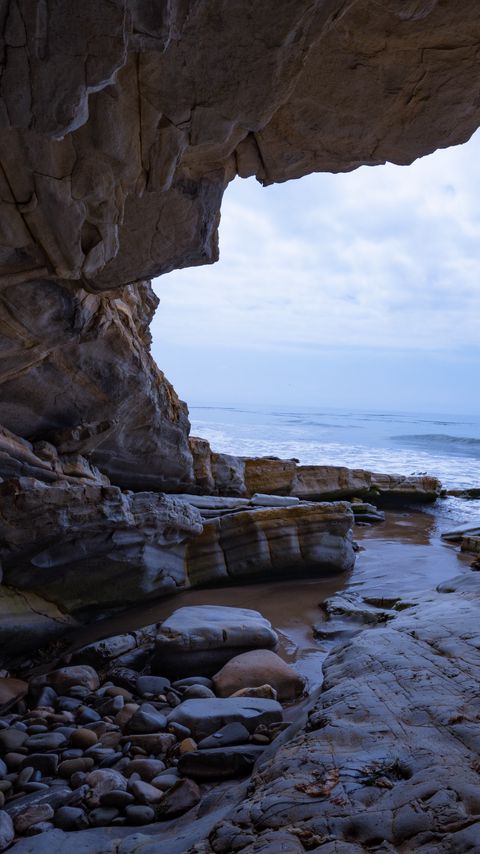 Download wallpaper 2160x3840 cave, rocks, sea, waves, water samsung galaxy s4, s5, note, sony xperia z, z1, z2, z3, htc one, lenovo vibe hd background