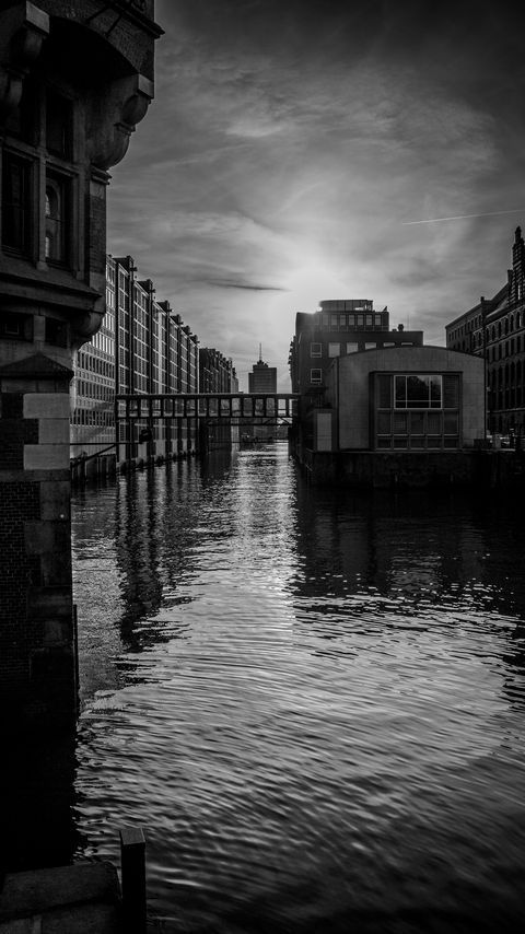 Download wallpaper 2160x3840 city, buildings, river, water, black and white samsung galaxy s4, s5, note, sony xperia z, z1, z2, z3, htc one, lenovo vibe hd background