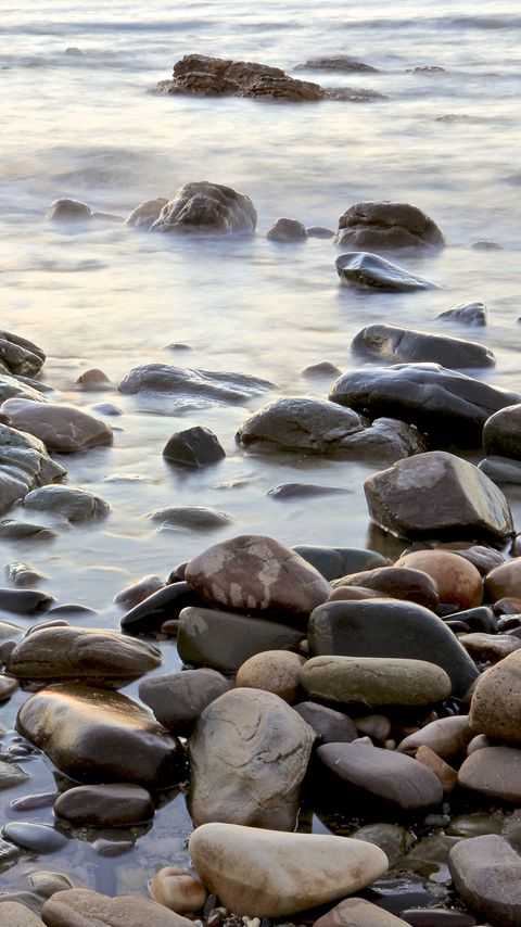 Download wallpaper 2160x3840 coast, sea, water, stones samsung galaxy s4, s5, note, sony xperia z, z1, z2, z3, htc one, lenovo vibe hd background