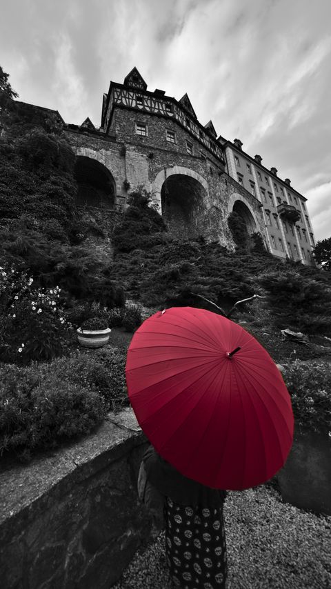 Download wallpaper 2160x3840 human, umbrella, castle, alone, black and white samsung galaxy s4, s5, note, sony xperia z, z1, z2, z3, htc one, lenovo vibe hd background