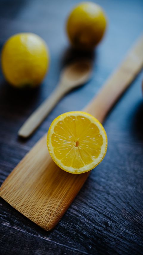 Download wallpaper 2160x3840 lemon, fruit, citrus, shoulder blade samsung galaxy s4, s5, note, sony xperia z, z1, z2, z3, htc one, lenovo vibe hd background