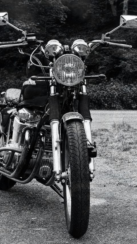 Download wallpaper 2160x3840 motorcycle, bike, headlight, front view, black and white samsung galaxy s4, s5, note, sony xperia z, z1, z2, z3, htc one, lenovo vibe hd background