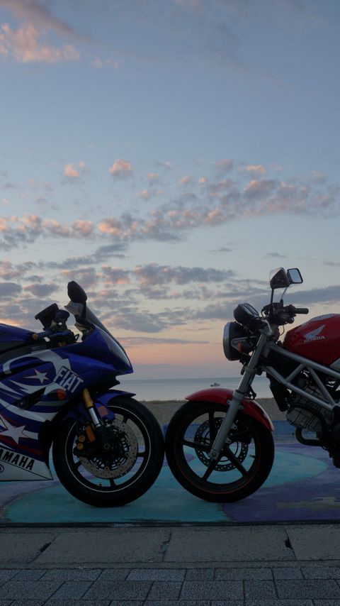 Download wallpaper 2160x3840 motorcycles, bikes, blue, red, twilight, moto samsung galaxy s4, s5, note, sony xperia z, z1, z2, z3, htc one, lenovo vibe hd background