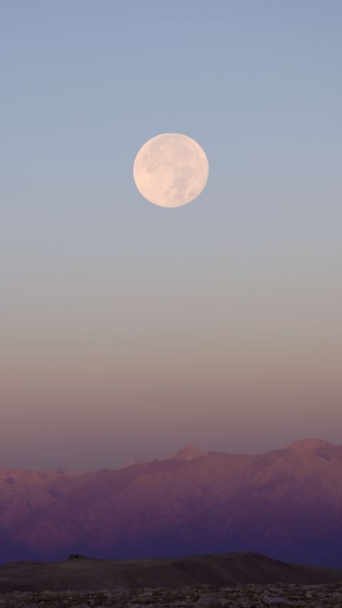 Download wallpaper 2160x3840 mountains, moon, sky, twilight samsung galaxy s4, s5, note, sony xperia z, z1, z2, z3, htc one, lenovo vibe hd background