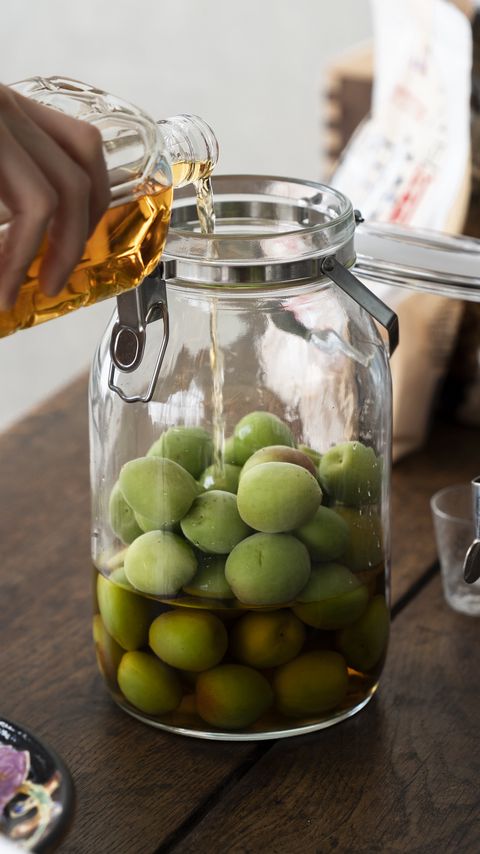 Download wallpaper 2160x3840 olives, oil, jar, cooking samsung galaxy s4, s5, note, sony xperia z, z1, z2, z3, htc one, lenovo vibe hd background