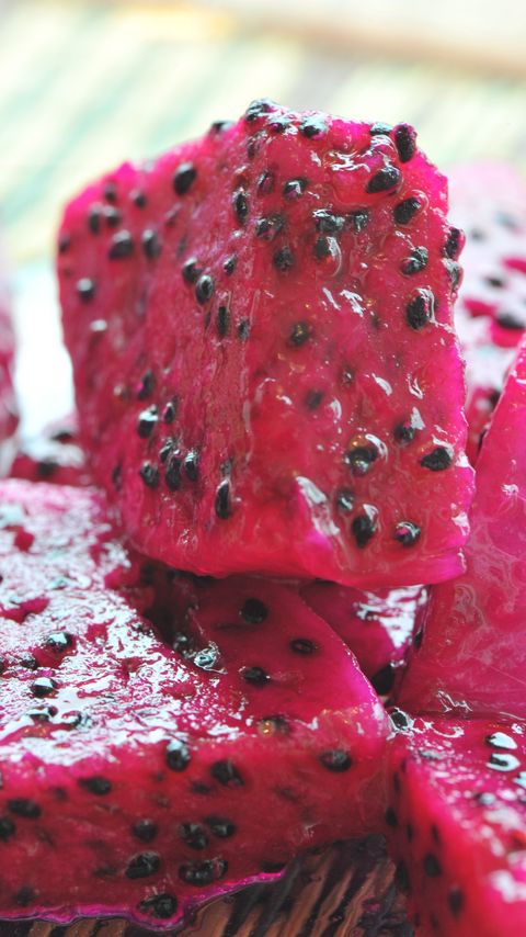 Download wallpaper 2160x3840 pitahaya, dragon fruit, pulp, juicy samsung galaxy s4, s5, note, sony xperia z, z1, z2, z3, htc one, lenovo vibe hd background