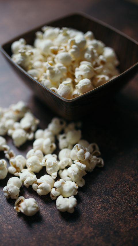 Download wallpaper 2160x3840 popcorn, corn, bowl, table samsung galaxy s4, s5, note, sony xperia z, z1, z2, z3, htc one, lenovo vibe hd background