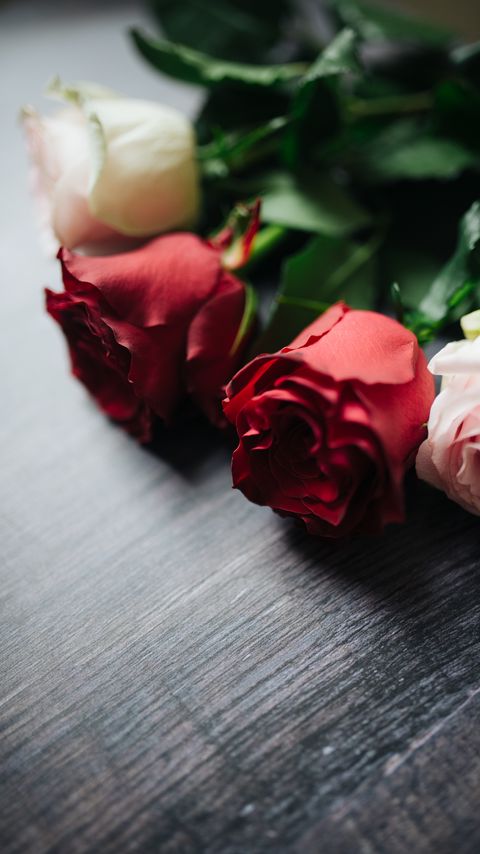 Download wallpaper 2160x3840 roses, flowers, bouquet, wood, surface samsung galaxy s4, s5, note, sony xperia z, z1, z2, z3, htc one, lenovo vibe hd background