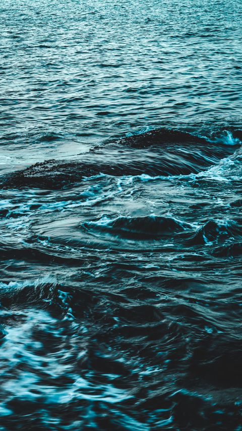 Download wallpaper 2160x3840 sea, waves, water, spray, blue samsung galaxy s4, s5, note, sony xperia z, z1, z2, z3, htc one, lenovo vibe hd background