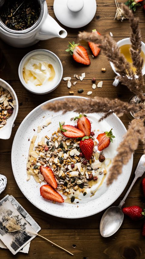 Download wallpaper 2160x3840 strawberries, berries, muesli, plate, breakfast, aesthetics samsung galaxy s4, s5, note, sony xperia z, z1, z2, z3, htc one, lenovo vibe hd background