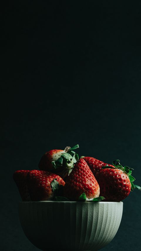 Download wallpaper 2160x3840 strawberry, berries, ripe, red, bowl samsung galaxy s4, s5, note, sony xperia z, z1, z2, z3, htc one, lenovo vibe hd background