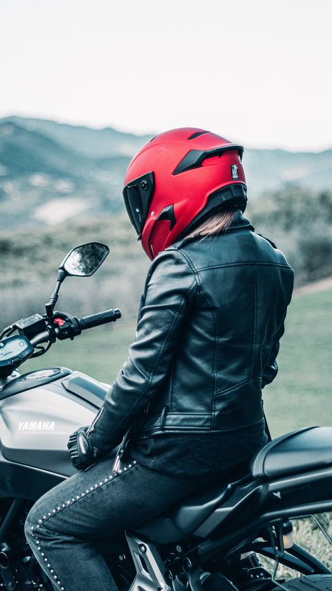 Download wallpaper 2160x3840 yamaha, motorcycle, bike, black, motorcyclist, helmet samsung galaxy s4, s5, note, sony xperia z, z1, z2, z3, htc one, lenovo vibe hd background