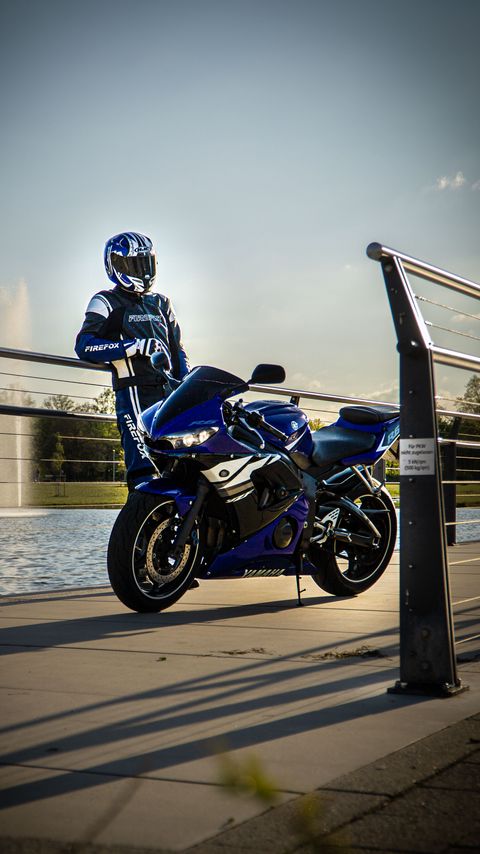 Download wallpaper 2160x3840 yamaha, motorcycle, blue, motorcyclist samsung galaxy s4, s5, note, sony xperia z, z1, z2, z3, htc one, lenovo vibe hd background