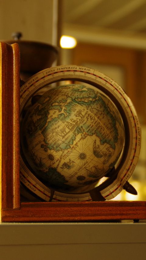 Download wallpaper 2160x3840 globe, ball, map, vintage, aesthetics samsung galaxy s4, s5, note, sony xperia z, z1, z2, z3, htc one, lenovo vibe hd background