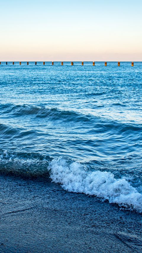 Download wallpaper 2160x3840 shore, sea, waves, horizon, nature samsung galaxy s4, s5, note, sony xperia z, z1, z2, z3, htc one, lenovo vibe hd background