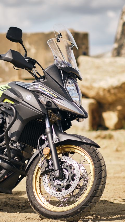 Download wallpaper 2160x3840 suzuki, motorcycle, bike, black, moto samsung galaxy s4, s5, note, sony xperia z, z1, z2, z3, htc one, lenovo vibe hd background