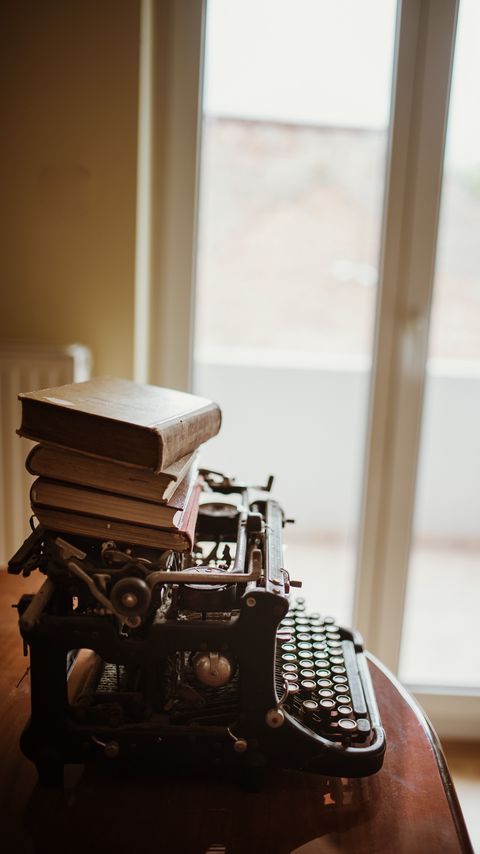 Download wallpaper 2160x3840 typewriter, books, vintage samsung galaxy s4, s5, note, sony xperia z, z1, z2, z3, htc one, lenovo vibe hd background