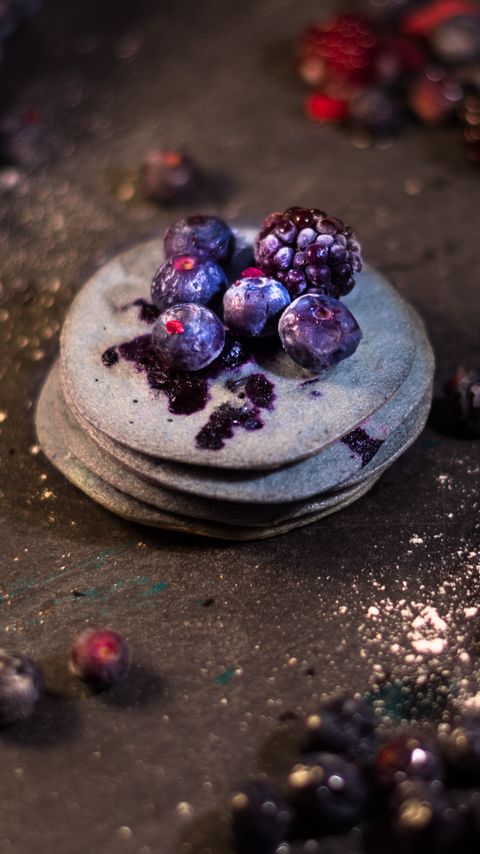 Download wallpaper 2160x3840 blueberries, blackberries, cookies, dessert samsung galaxy s4, s5, note, sony xperia z, z1, z2, z3, htc one, lenovo vibe hd background