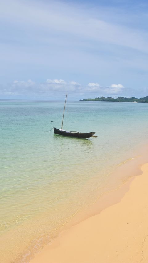 Download wallpaper 2160x3840 boat, sea, coast, island samsung galaxy s4, s5, note, sony xperia z, z1, z2, z3, htc one, lenovo vibe hd background