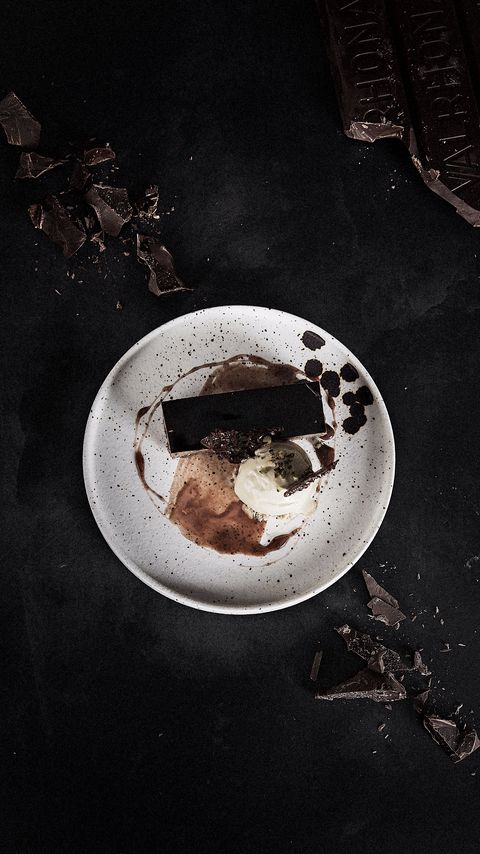 Download wallpaper 2160x3840 cake, ice cream, chocolate, dessert, food samsung galaxy s4, s5, note, sony xperia z, z1, z2, z3, htc one, lenovo vibe hd background