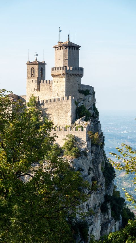 Download wallpaper 2160x3840 castle, architecture, rock samsung galaxy s4, s5, note, sony xperia z, z1, z2, z3, htc one, lenovo vibe hd background