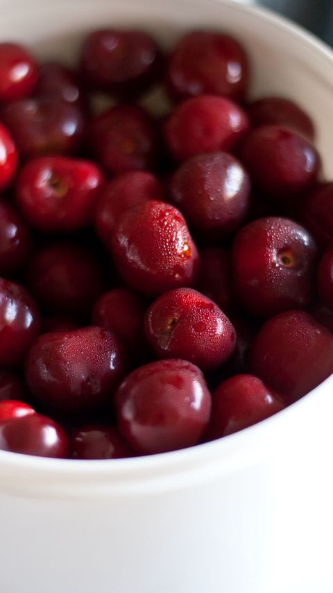 Download wallpaper 2160x3840 cherry, berries, bowl, red samsung galaxy s4, s5, note, sony xperia z, z1, z2, z3, htc one, lenovo vibe hd background