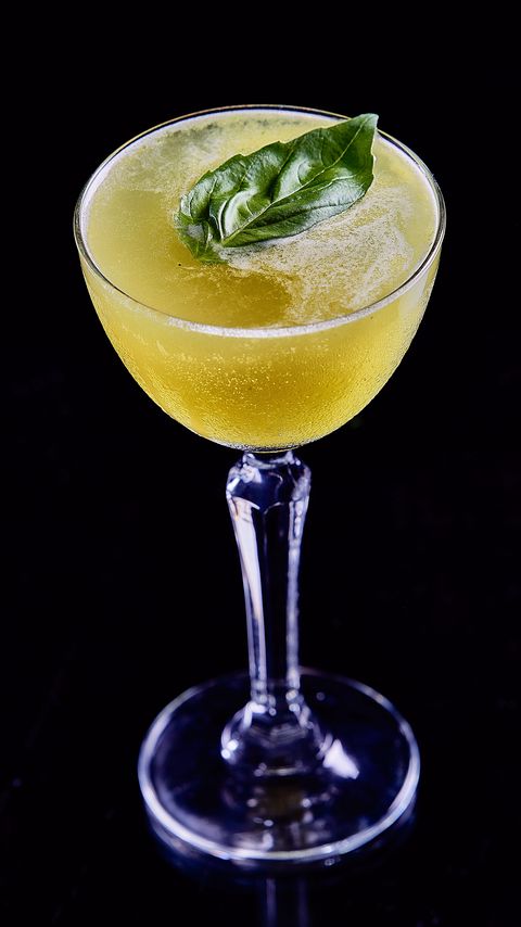 Download wallpaper 2160x3840 cocktail, leaf, basil, glass, drink samsung galaxy s4, s5, note, sony xperia z, z1, z2, z3, htc one, lenovo vibe hd background