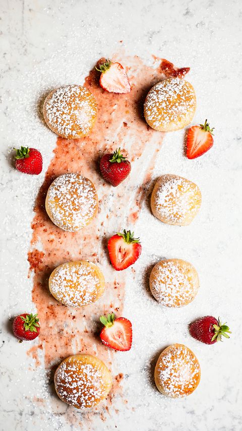 Download wallpaper 2160x3840 cookies, strawberries, powdered sugar, dessert samsung galaxy s4, s5, note, sony xperia z, z1, z2, z3, htc one, lenovo vibe hd background