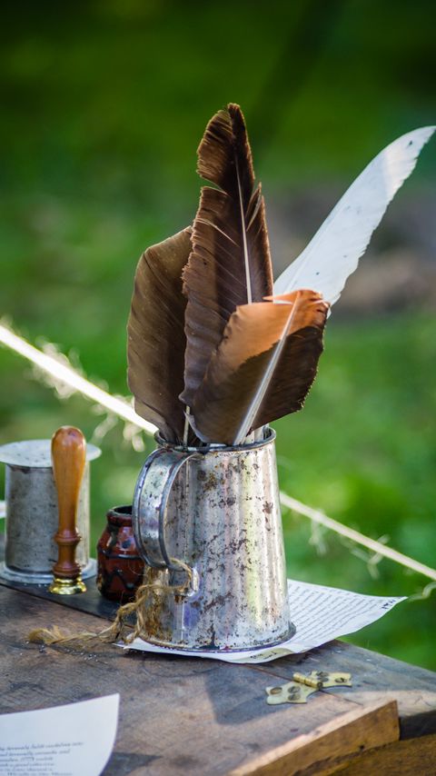 Download wallpaper 2160x3840 feathers, mug, old, retro samsung galaxy s4, s5, note, sony xperia z, z1, z2, z3, htc one, lenovo vibe hd background