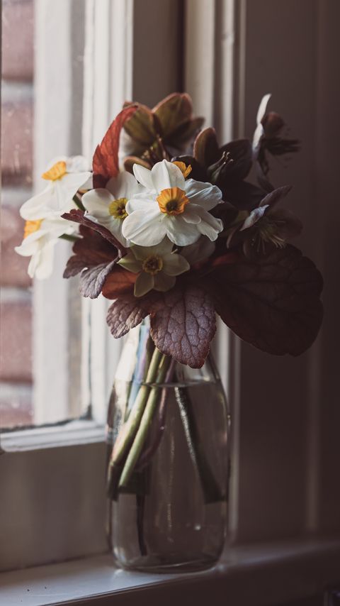 Download wallpaper 2160x3840 flowers, bouquet, vase, windows samsung galaxy s4, s5, note, sony xperia z, z1, z2, z3, htc one, lenovo vibe hd background