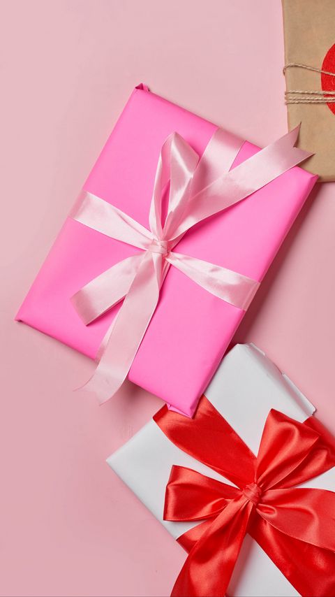 Download wallpaper 2160x3840 gifts, boxes, ribbons, pink, holiday samsung galaxy s4, s5, note, sony xperia z, z1, z2, z3, htc one, lenovo vibe hd background
