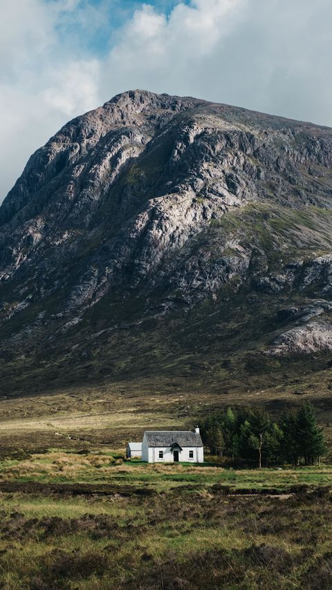 Download wallpaper 2160x3840 house, mountain, slope, trees samsung galaxy s4, s5, note, sony xperia z, z1, z2, z3, htc one, lenovo vibe hd background