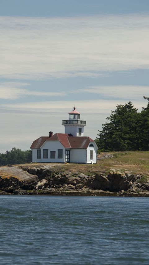 Download wallpaper 2160x3840 lighthouse, building, sea, coast, tree samsung galaxy s4, s5, note, sony xperia z, z1, z2, z3, htc one, lenovo vibe hd background