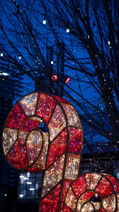 Download wallpaper 2160x3840 lollipops, garland, decor, new year, christmas, dark samsung galaxy s4, s5, note, sony xperia z, z1, z2, z3, htc one, lenovo vibe hd background