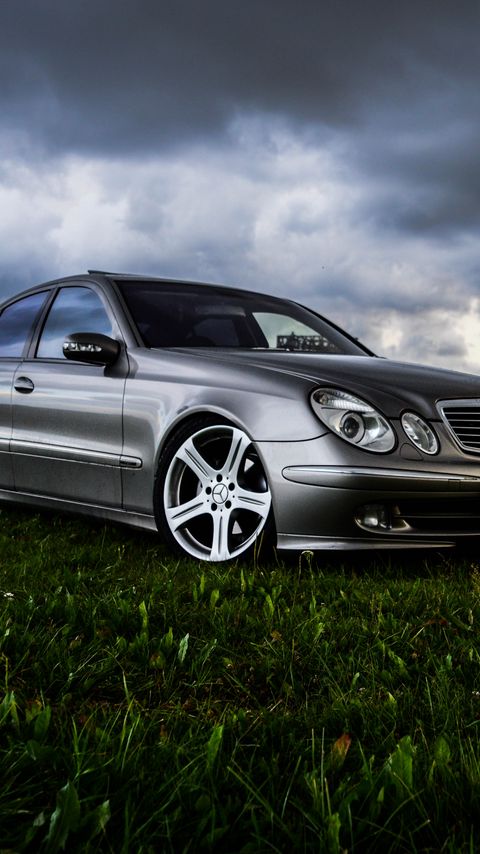 Download wallpaper 2160x3840 mercedes-benz, mercedes, car, silver, grass samsung galaxy s4, s5, note, sony xperia z, z1, z2, z3, htc one, lenovo vibe hd background