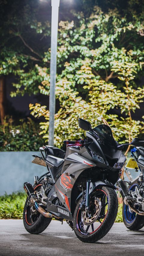 Download wallpaper 2160x3840 motorcycle, bike, asphalt samsung galaxy s4, s5, note, sony xperia z, z1, z2, z3, htc one, lenovo vibe hd background