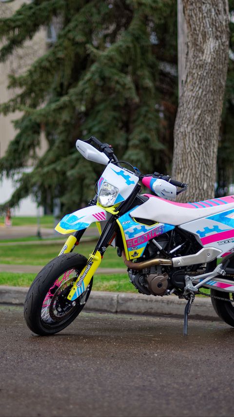 Download wallpaper 2160x3840 motorcycle, bike, tuning samsung galaxy s4, s5, note, sony xperia z, z1, z2, z3, htc one, lenovo vibe hd background