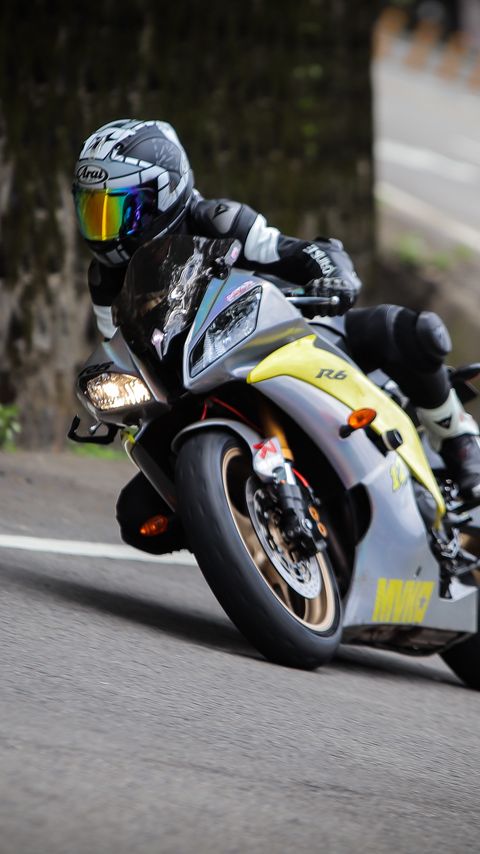 Download wallpaper 2160x3840 motorcycle, motorcyclist, racing, tilt samsung galaxy s4, s5, note, sony xperia z, z1, z2, z3, htc one, lenovo vibe hd background