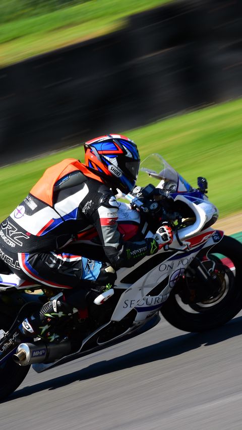 Download wallpaper 2160x3840 motorcyclist, biker, motorcycle, bike, speed samsung galaxy s4, s5, note, sony xperia z, z1, z2, z3, htc one, lenovo vibe hd background