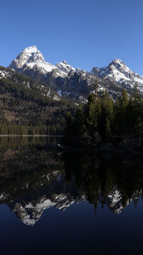 Download wallpaper 2160x3840 mountains, snow, trees, lake, reflection samsung galaxy s4, s5, note, sony xperia z, z1, z2, z3, htc one, lenovo vibe hd background