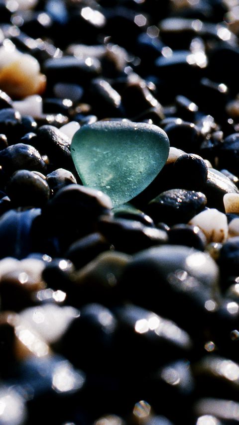 Download wallpaper 2160x3840 pebbles, stones, glare, macro samsung galaxy s4, s5, note, sony xperia z, z1, z2, z3, htc one, lenovo vibe hd background
