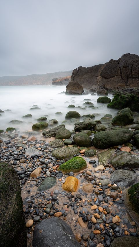 Download wallpaper 2160x3840 pebbles, stones, sea, fog, rocks samsung galaxy s4, s5, note, sony xperia z, z1, z2, z3, htc one, lenovo vibe hd background