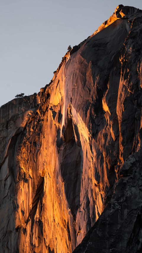 Download wallpaper 2160x3840 rock, light, shadows, nature samsung galaxy s4, s5, note, sony xperia z, z1, z2, z3, htc one, lenovo vibe hd background