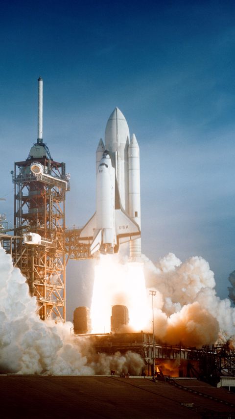 Download wallpaper 2160x3840 rocket, shuttle, takeoff, smoke, clouds samsung galaxy s4, s5, note, sony xperia z, z1, z2, z3, htc one, lenovo vibe hd background