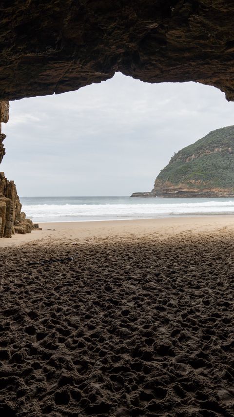 Download wallpaper 2160x3840 sea, sand, cave, nature samsung galaxy s4, s5, note, sony xperia z, z1, z2, z3, htc one, lenovo vibe hd background