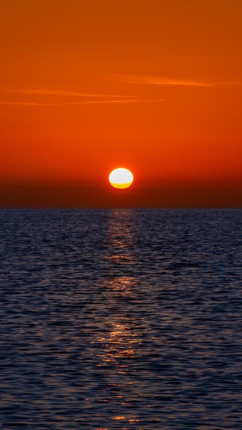Download wallpaper 2160x3840 sea, sun, sunrise, nature samsung galaxy s4, s5, note, sony xperia z, z1, z2, z3, htc one, lenovo vibe hd background