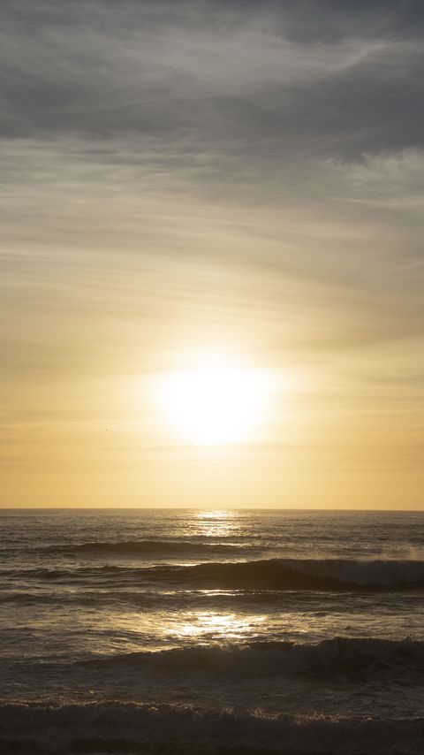 Download wallpaper 2160x3840 sea, waves, sunset, horizon, nature samsung galaxy s4, s5, note, sony xperia z, z1, z2, z3, htc one, lenovo vibe hd background